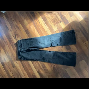 Lågmidjade jeans - Snygga Lågmidjade jeans ifrån h&m som inte säljs längre.   För korta för mig som är 174 😊