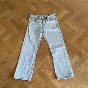Hope jeans - Uppklippta till 30/30 därav priset