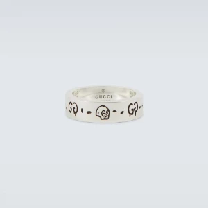 Gucci ghost ring - Säljer nu min Gucci ghost ring pga för lite användning. Nypris 3200kr Självklart äkta Allt og finns Size 20 Fint skick Äkta sterlingsilver 925
