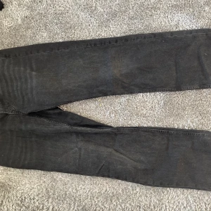 Jeans - Säljer ett par jättefina jeans från stay i storlek M 