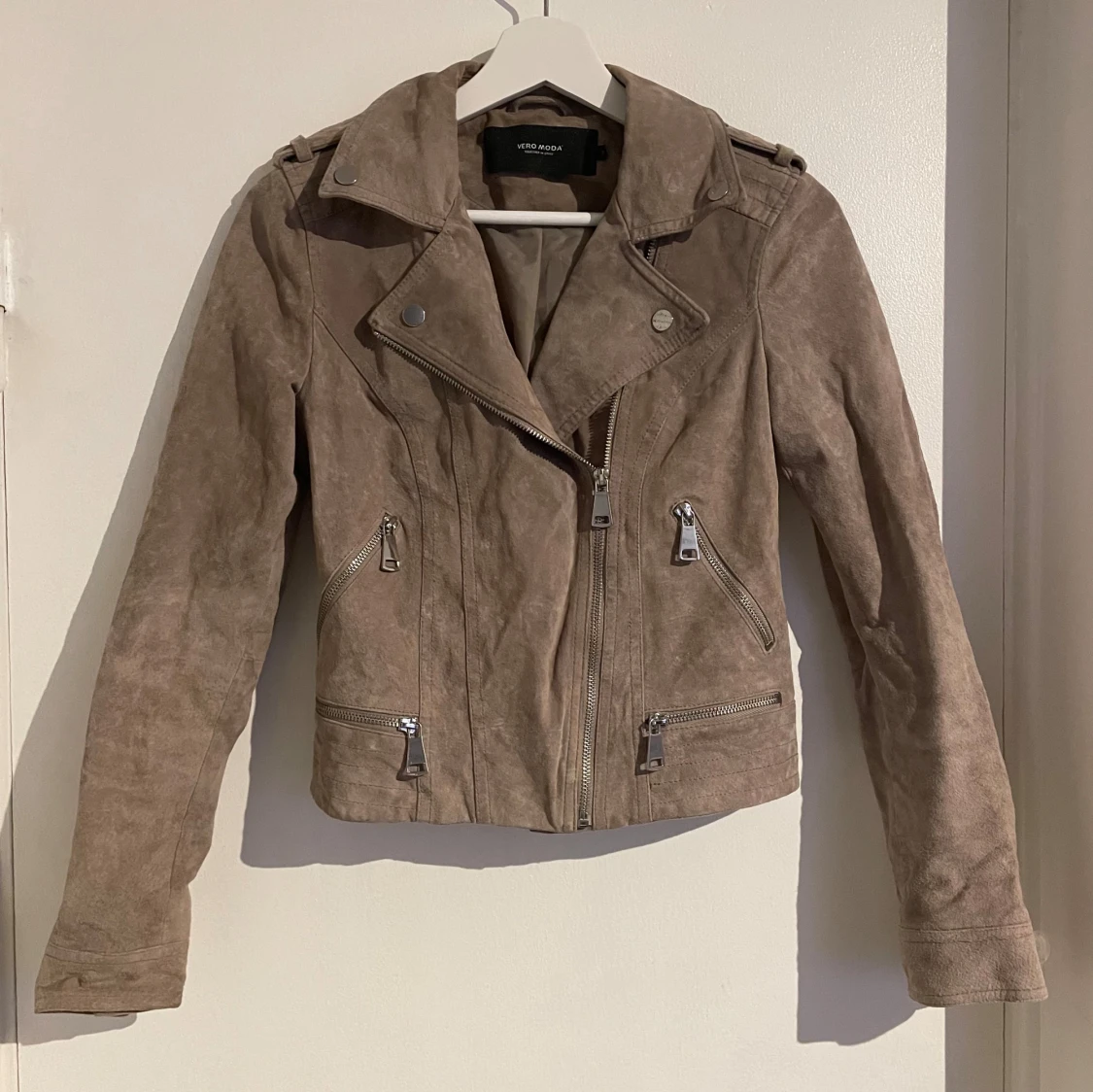 Beige mockajacka - 90