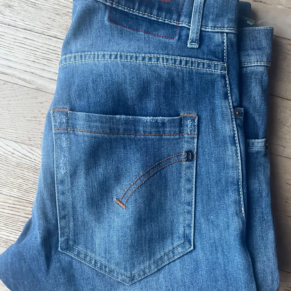 Hej, säljer ett par dondup jeans i storlek W32. Väldigt bra skick. Nypris är ca 3500kr.. Jeans & Byxor.