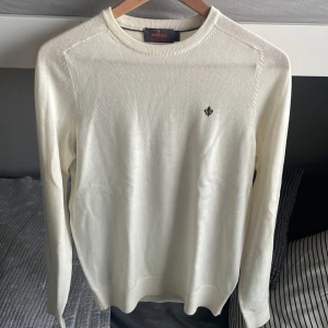 Morris tröja - Skit snygg merinoull tröja från morris. Bara använd 2 gånger, inga defekter eller slitningar. Bara och skriva vid funderingar👌