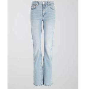 Full flare jeans i storlek 36/S 