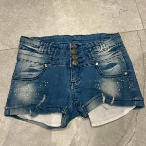 Jätte fina jeans shorts skulle säga stl Xs  - Säljer för 110kr