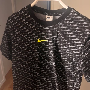 Nike t shirt - Använd en gång, storlek M