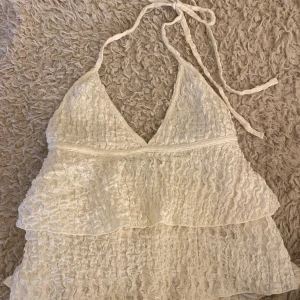Topp från gina - Så fin sommartopp från Gina, säljer då jag inte har andvänding för den! 💞😇