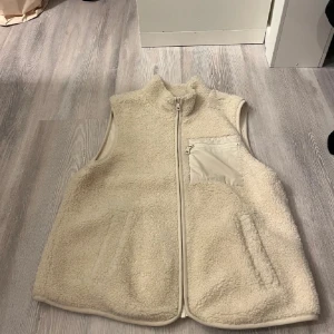 Teddyväst  - Från Lindex🩷