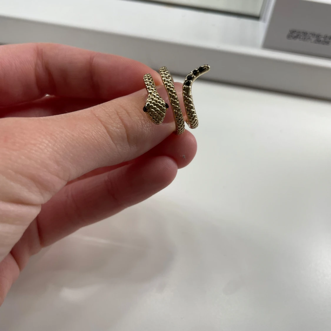 Guldfärgade orm ring - 91