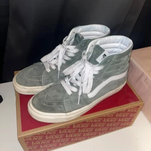 Vans - Skitsnygga gröna grå vans skor😍 knappt använda, dessutom är de vattentäta👌🏽😊