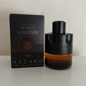 Azzaro TMW - Säljer denna unika, fina doft från Azzaro då den inte används. Bra för hösten och vintern. Endast testad, ca 48/50 ml kvar. Hör av dig vid minsta lilla fråga