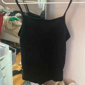 Svart linne - Bra skick, aldrig använd.