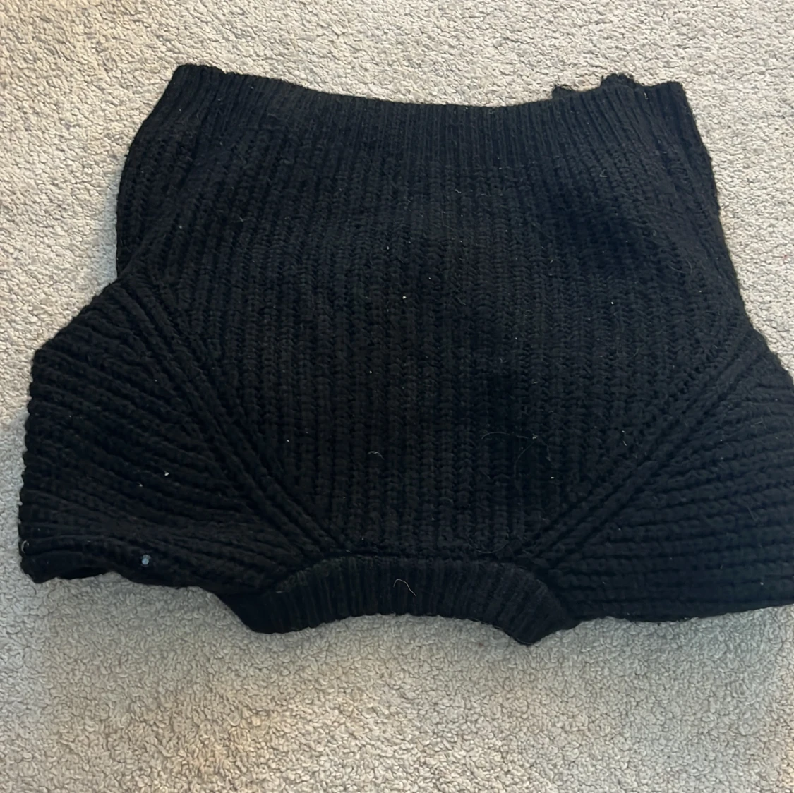 Svart stickad kofta från Zara - 90