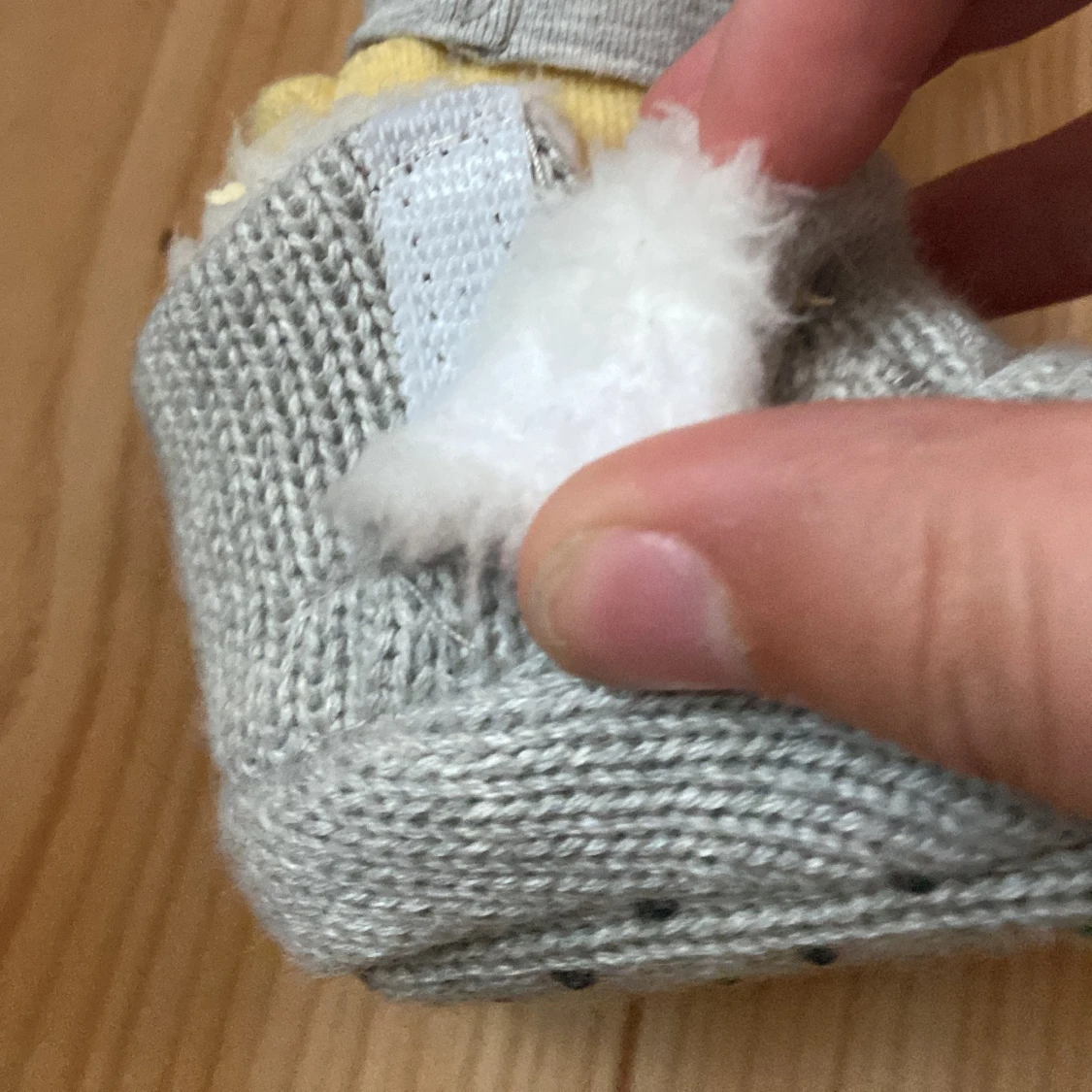 Grå stickade babysockor från Newbie - 90