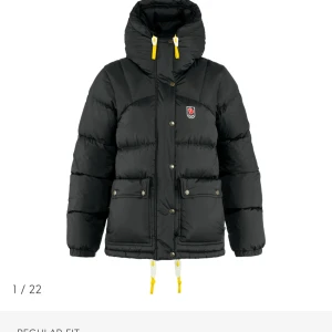 Fjällräven jacka  - Säljer min fjällräven jacka. EXPEDITION DOWN LITE JACKET, ord. pris 6999kr. bra skick💛