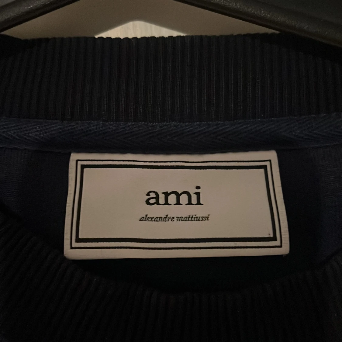 AMI Paris Sweatshirt, Stolek M - 90