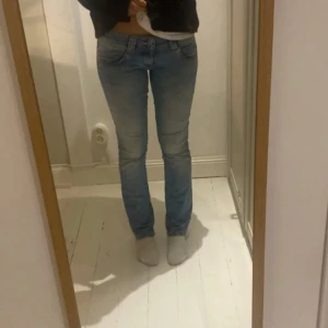 LTB jeans - Jättefina jeans från LTB i storlek 29/32💓LÅNADE BILDER! Säljer då de Inge alls passar mig i storlek! Vill bli av med de så fort som möjligt så skicka prisförslag💓
