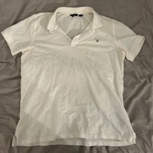 Gant pikétröja  - Skick: mycket bra Storlek: xs-s Pris: 100kr