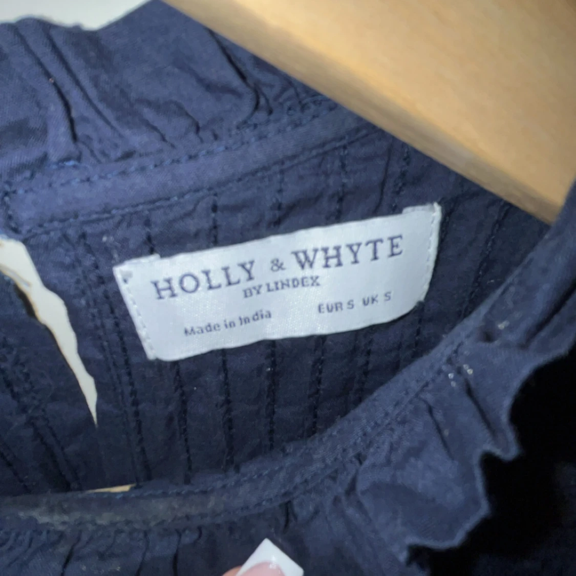 Mörkblå blus från Lindex  - 2