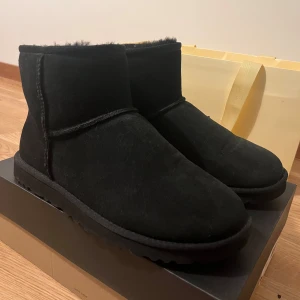 Svarta boots från UGG - Äkta uggs köpta i oktober storlek 43