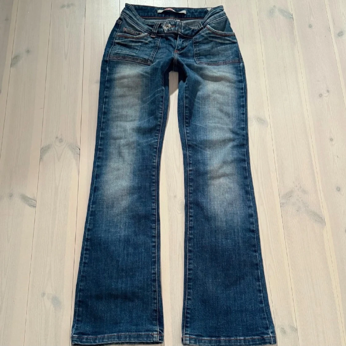 Blå bootcut jeans - 92