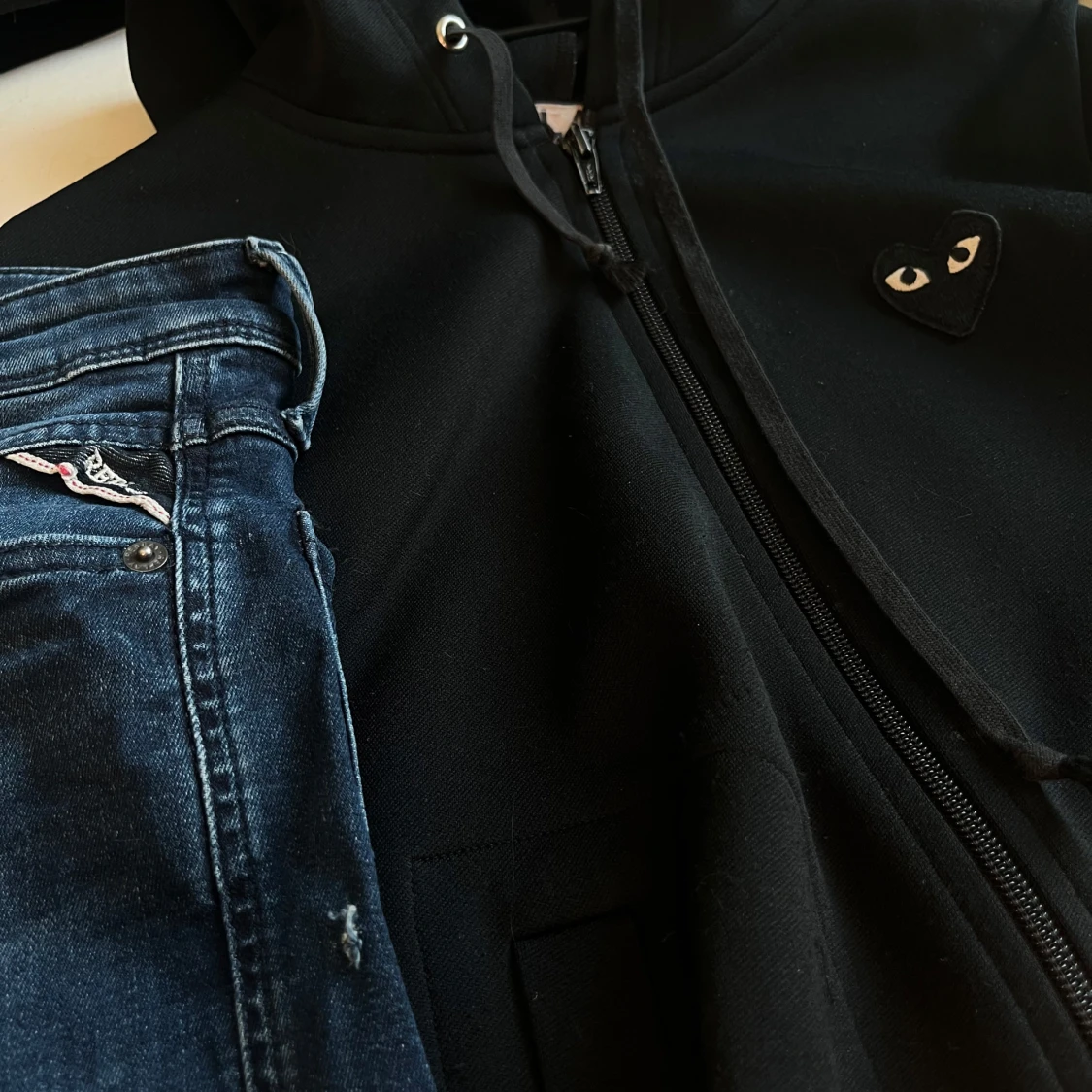 Svart cdg Comme des Garcons zip hoodie