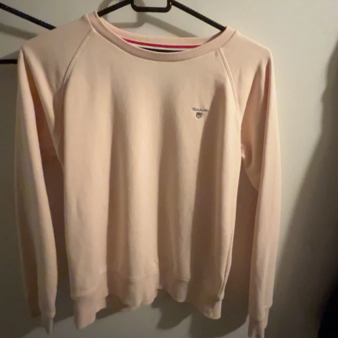 Rosa tröja från gant - 90