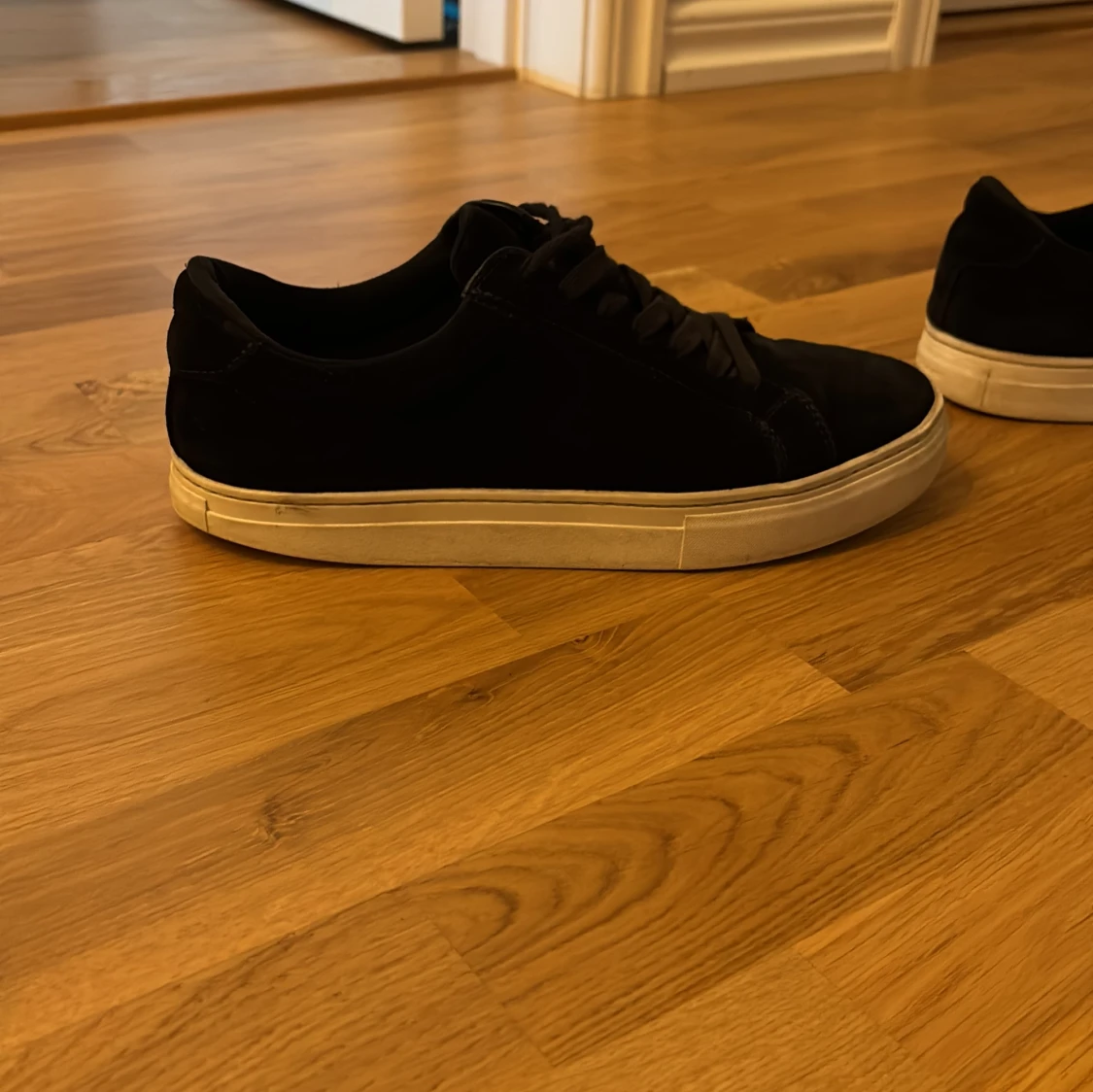 Mörk blåa sneakers från Vagabond ny pris 1300 - 2