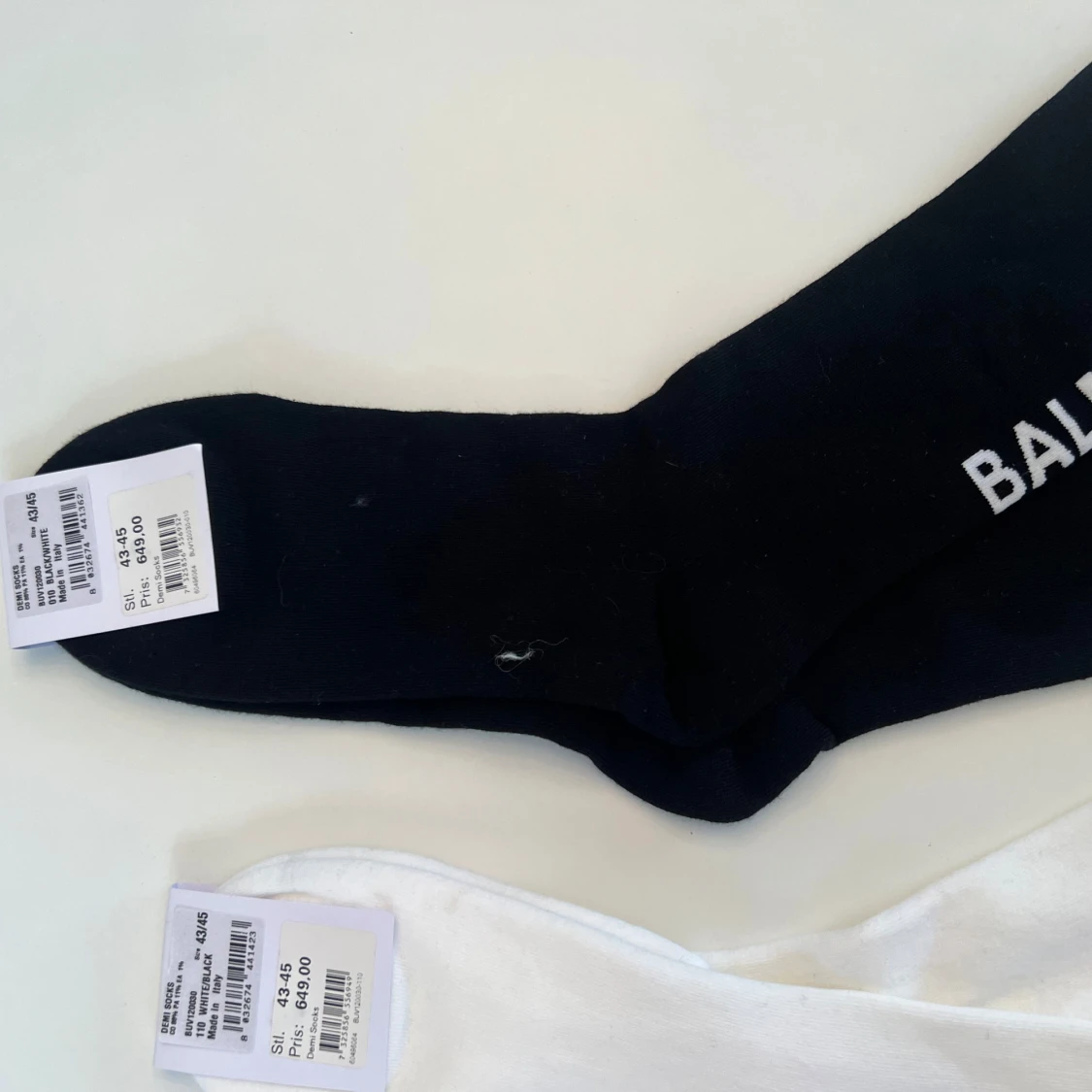 Svarta och vita strumpor från Balmain - 90