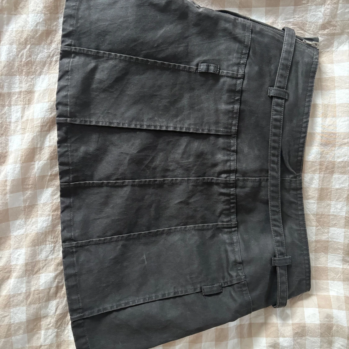 Grå kjol med bälte - 90