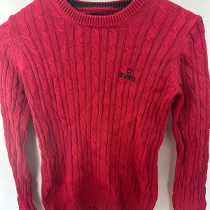 Stickad tröja svea S - Använd men i mycket bra skick!