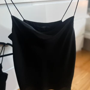 Svart sommarlinne  - Sommarlinne som är luftig och härlig 💕