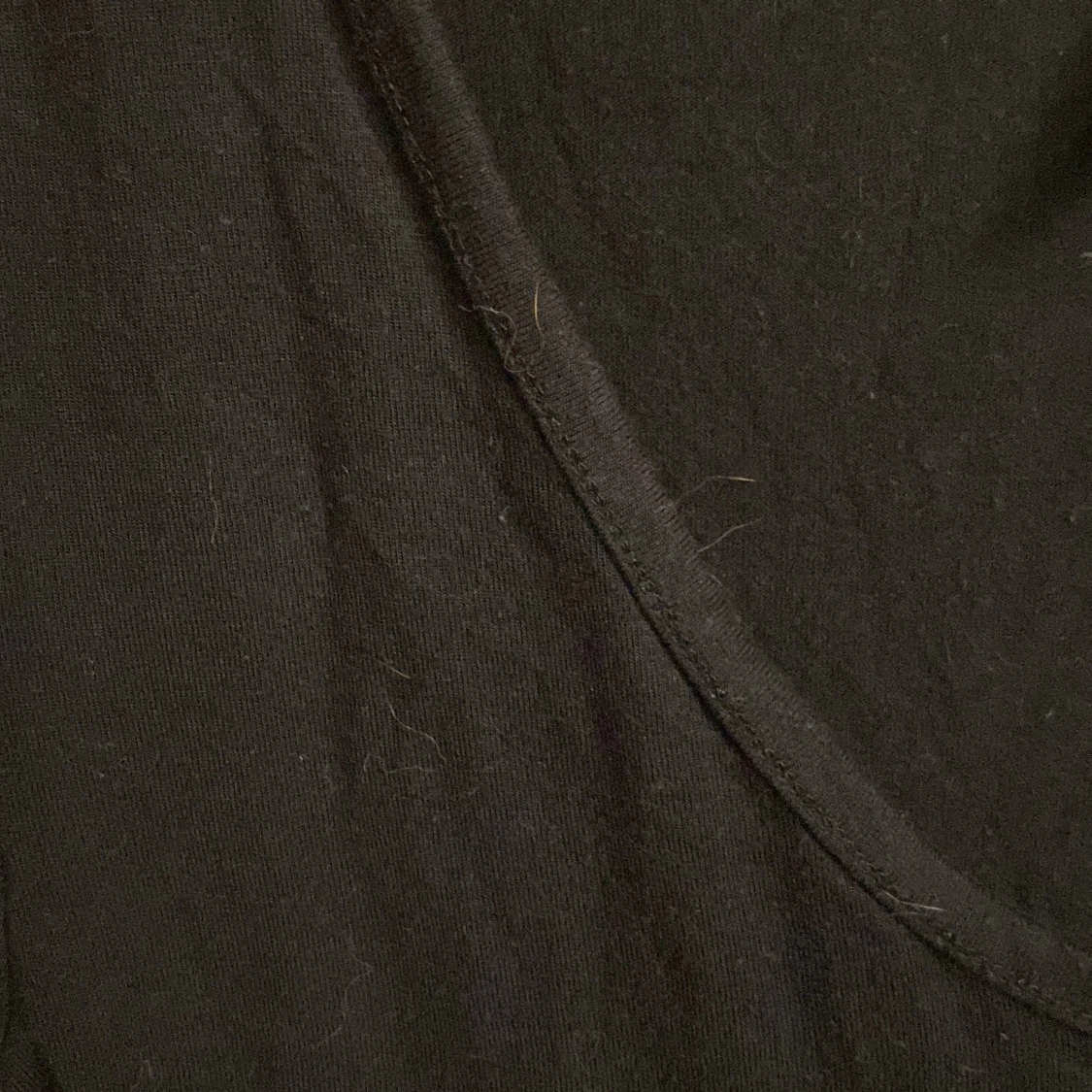 Svart v-ringad topp från Chicorée - 90