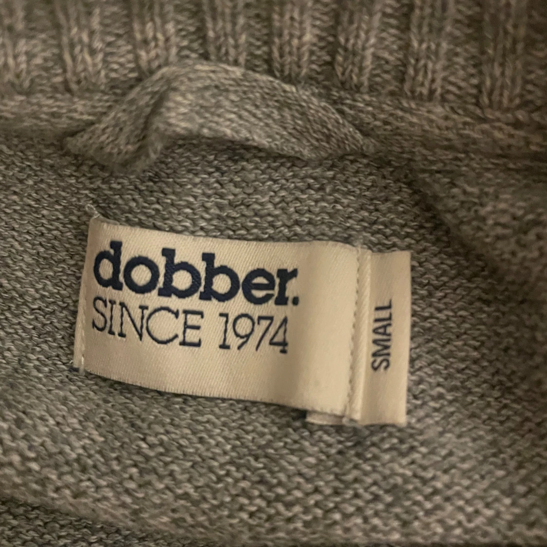 Grå stickad tröja från Dobber - 90