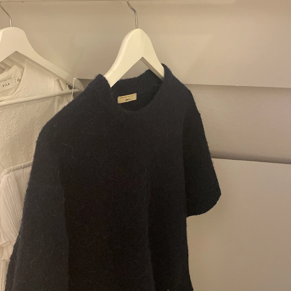 Mörkblå tröja från Gina Tricot - 91