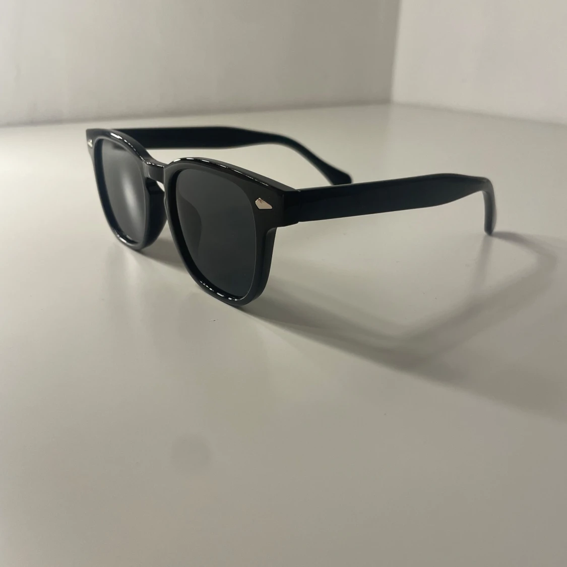 Svarta solglasögon från nordic smycken - 90