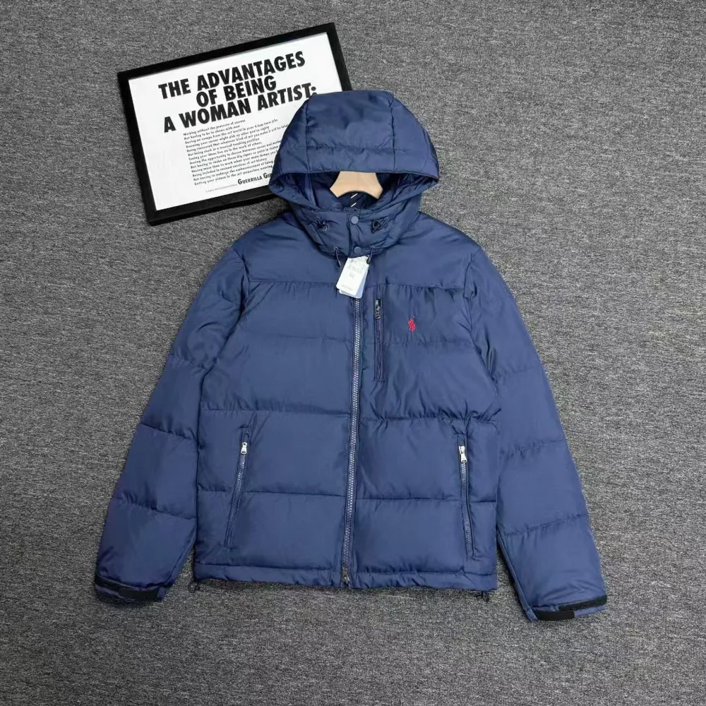 Äntligen går det att beställa polo ralph Lauren puffer jackan som alla har väntat på 🤩 för endast 1699kr. Finns k alla storlekar och modeller, skriv vid intresse. Pris går att diskutera vid snabbaffär 😇. Jackor.