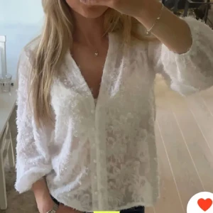 fin blus - fin blus som tyvärr inte kommer till användning💘💞💓💗