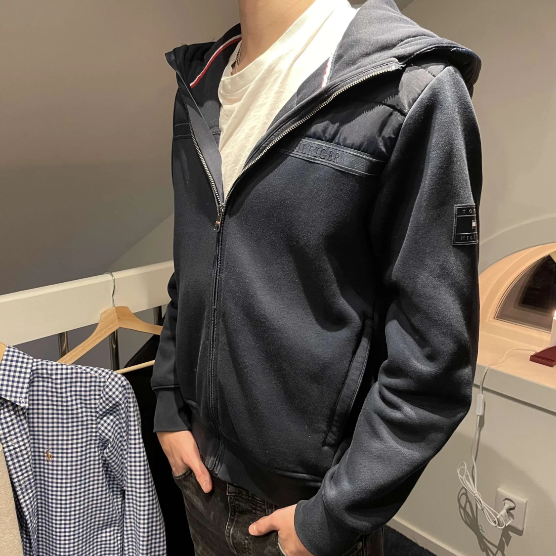 Mörkblå  jacka från Tommy Hilfiger