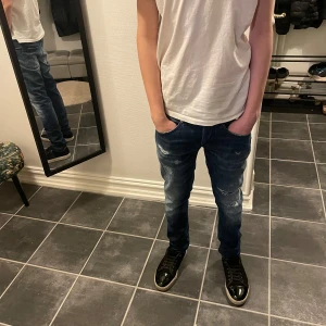 Dondup jeans  - Säljer ett par feta dondup jeans. Modellen är george o storlek 31. Pris ej hugget i stenen 