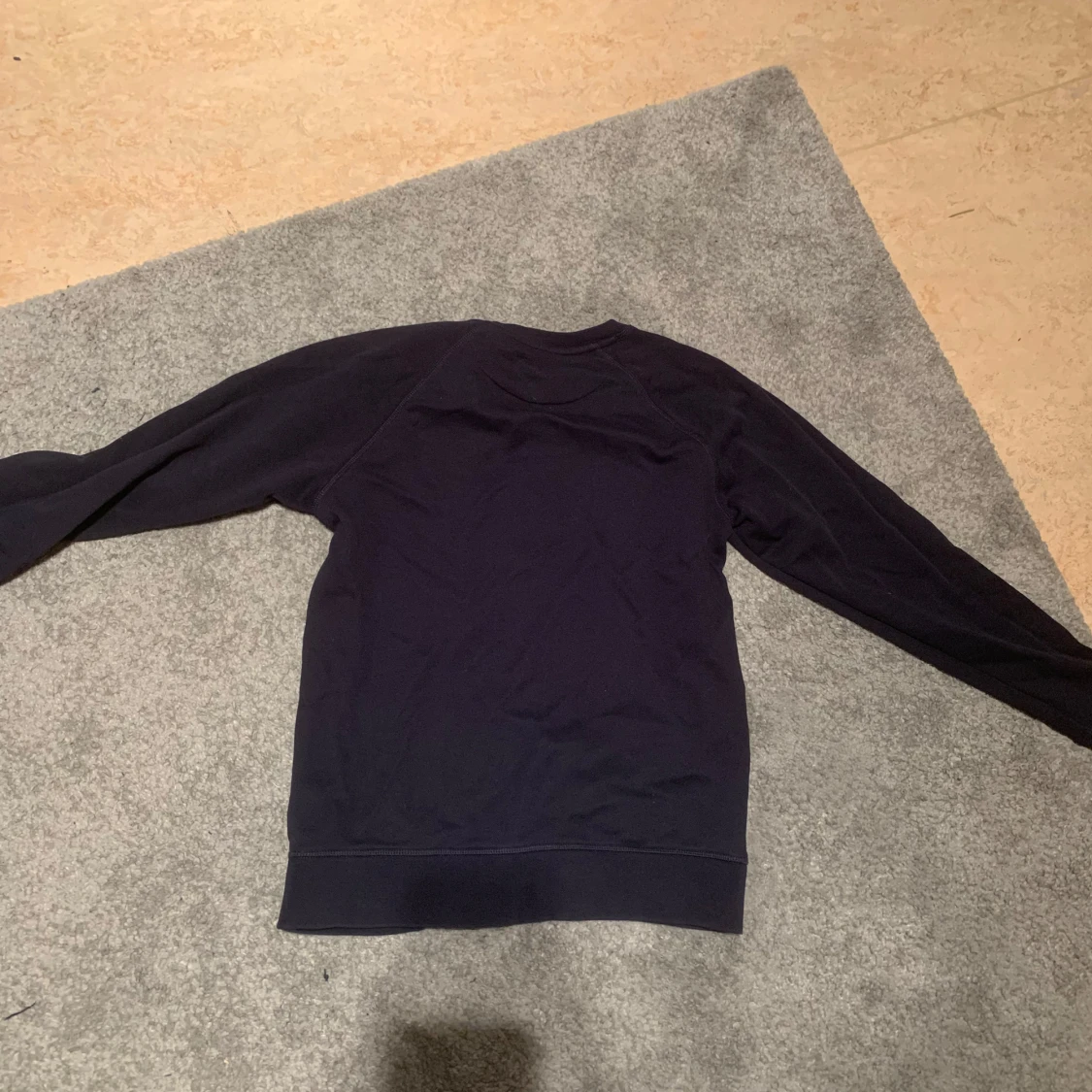Mörkblå tröja från GANT - 90