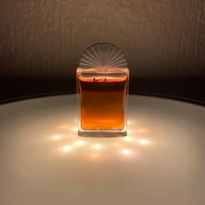 Vintage Karl Lagerfeld EDT  - 🌹SÄLJER VINTAGE KARL LAGERFELD EDT🌹 🧪9-10ML🧪 👉VÄDLIGT SÄLLSYNT👈 💰EFTERTRAKTAD💰