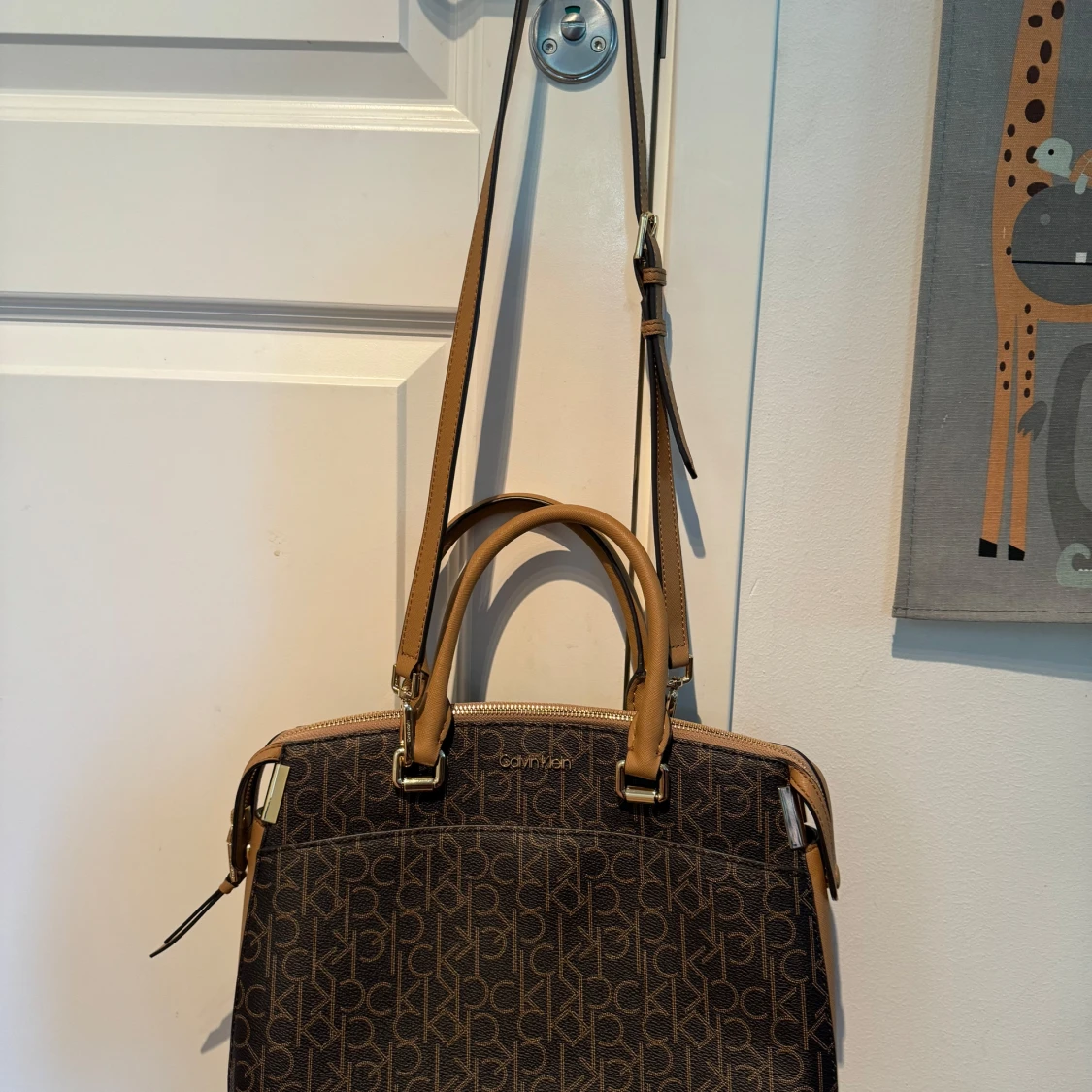 Brun axelväska från Calvin Klein - 91