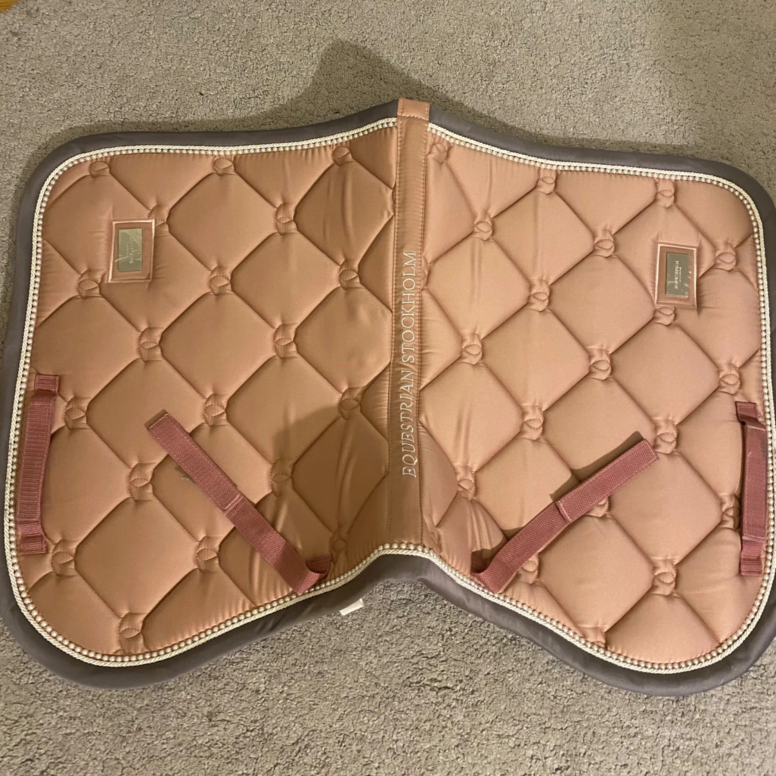 Rosa pink pearl equestrian schabrak  - 90