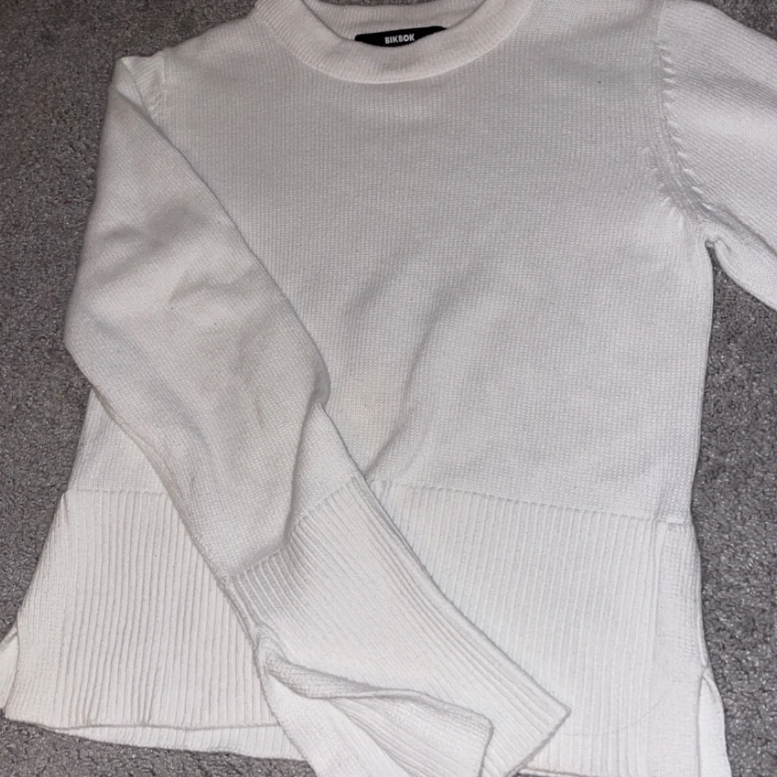 Vit stickad tröja från Bik Bok