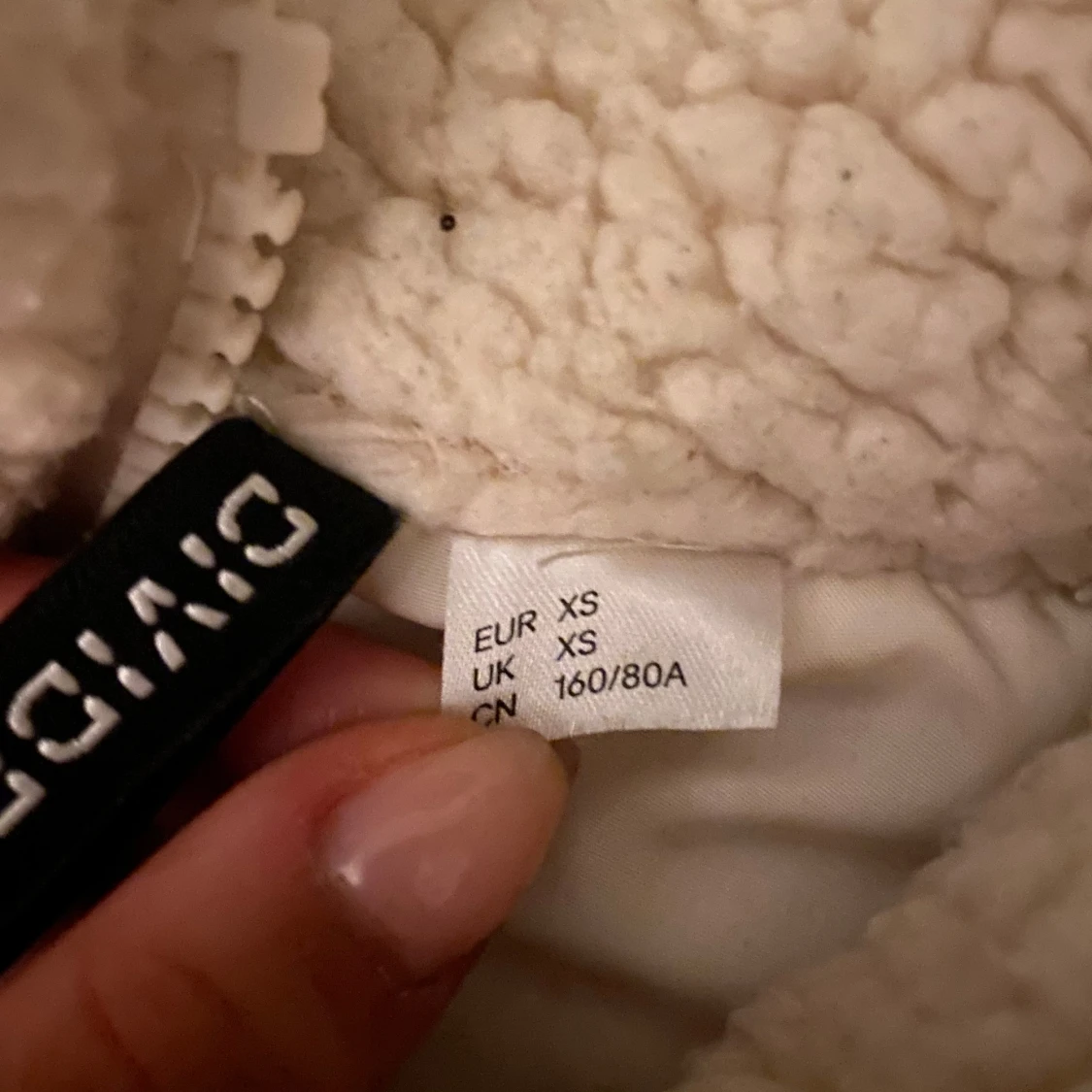 Beige/vit teddyjacka  - 92