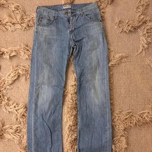 Straight jeans🥰 - Snygga straight lowwaist jeans ifrån Lee!💖💖