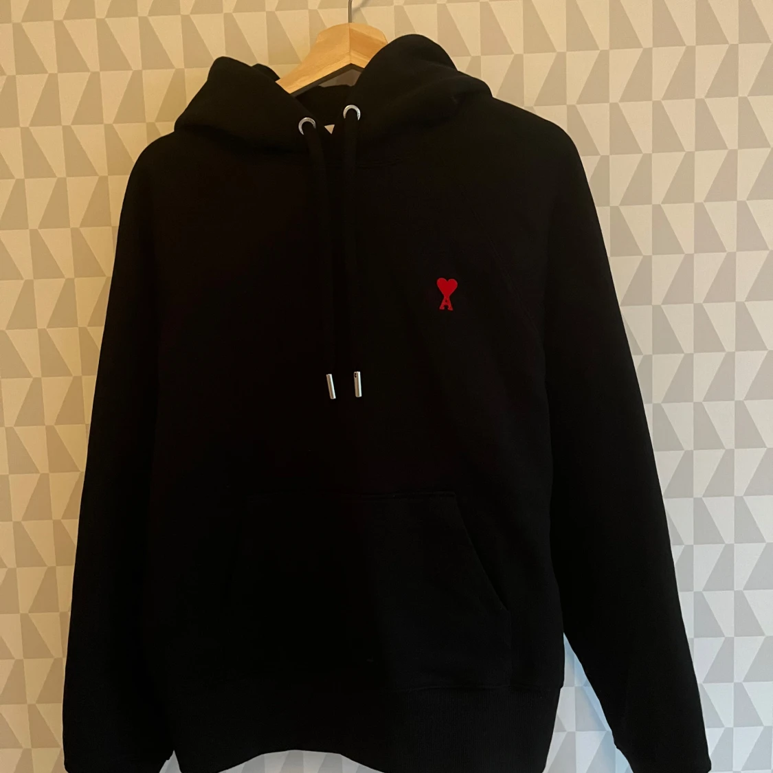 Svart hoodie från Ami