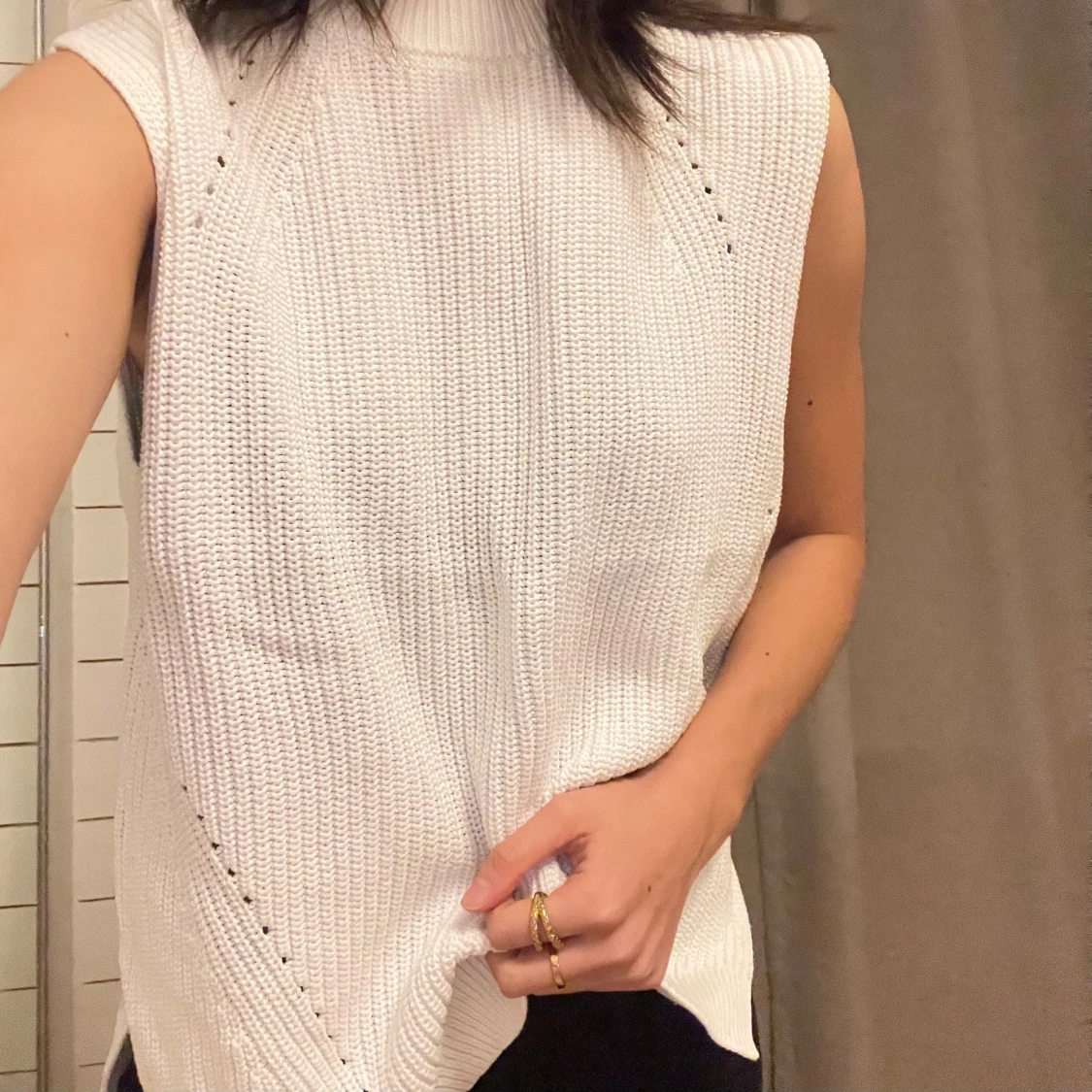 vit stickad väst från Uniqlo - 90