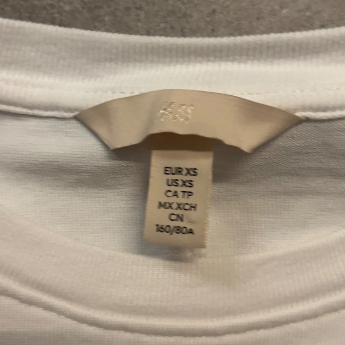 Vit t-shirt från H&M - 92